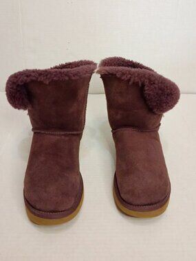 UGG Bailey Button Short Suede Boots Burgundy Wine Women’s Size 9